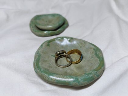 Miętowa podstawka na biżuterię (9cm)