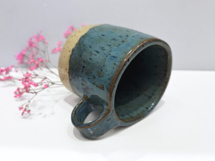 Turkusowy kubek z uszkiem